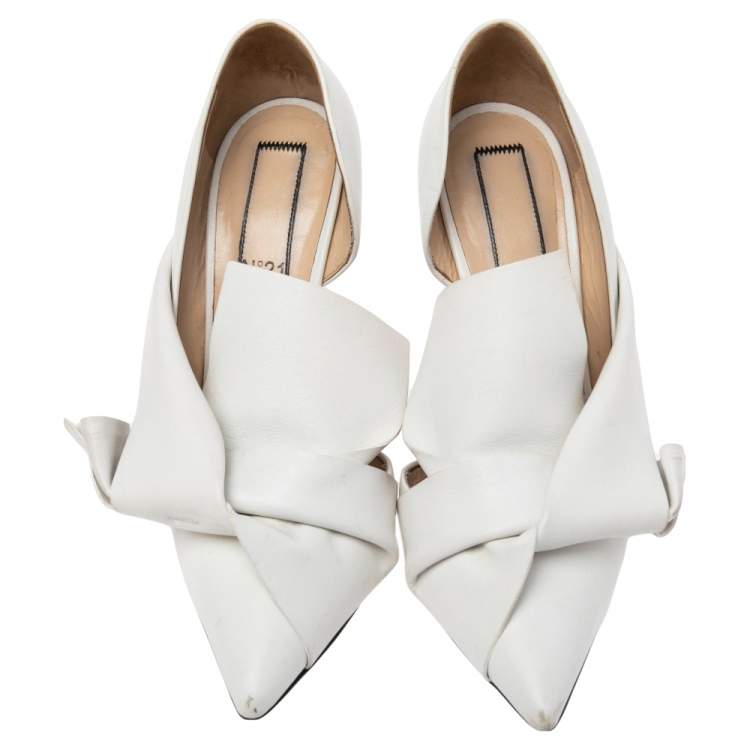Pre Owned Nº21 White Leather Knot Pointed Toe Pumps Size 38