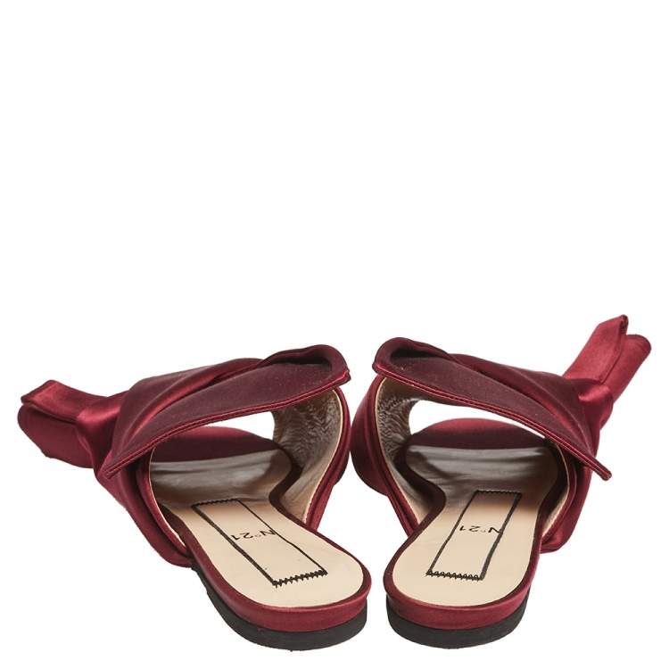 Pre Owned  Nº21 Burgundy Satin Knot Flat Mules Size 37.5