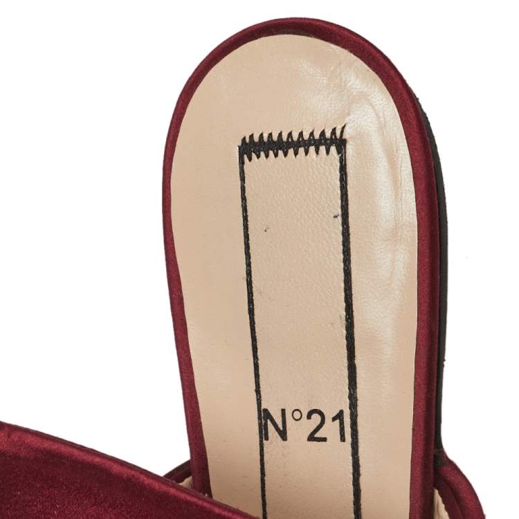 Pre Owned  Nº21 Burgundy Satin Knot Flat Mules Size 37.5