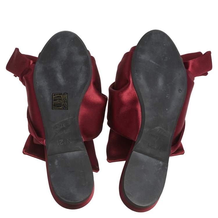Pre Owned  Nº21 Burgundy Satin Knot Flat Mules Size 37.5