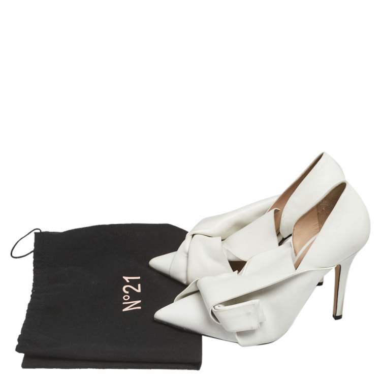 Pre Owned Nº21 White Leather Knot Pointed Toe Pumps Size 37