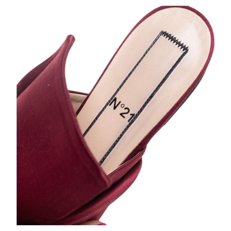 Pre Owned Nº21 Burgundy Satin Knot Flat Slides Size 36