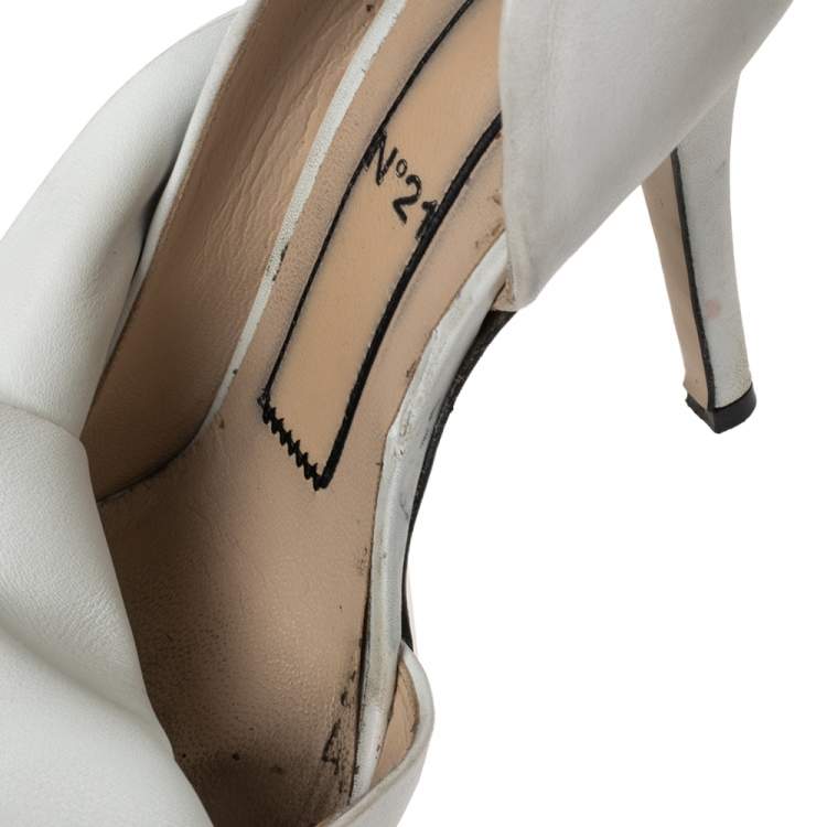 مملوكة مسبقًا Nº21 White Leather Knot Pointed Toe Pumps Size 37