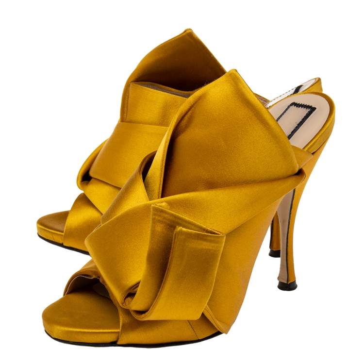 Pre Owned N°21 Mustard Satin Ronny Pleated Slide Sandals Size 38