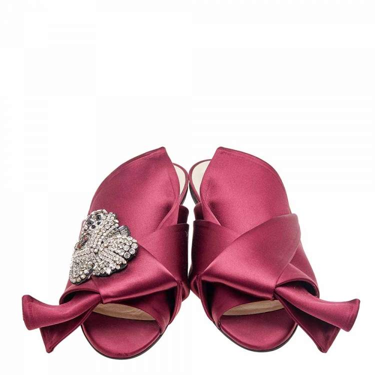 مملوكة مسبقًا Nº21 Burgundy Satin Crystal Embellished Flat Size 39