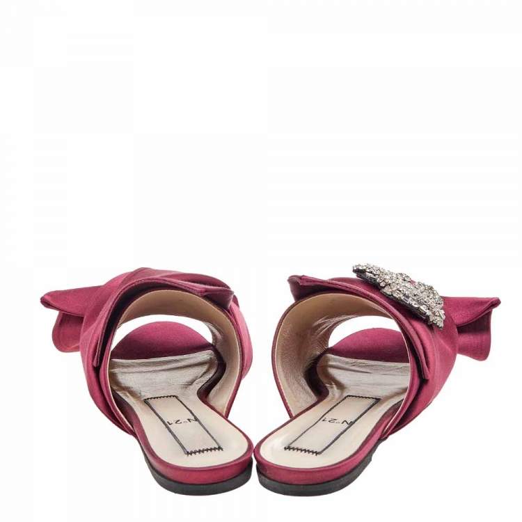 مملوكة مسبقًا Nº21 Burgundy Satin Crystal Embellished Flat Size 39