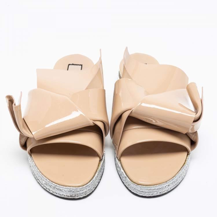 Pre Owned N°21 Beige Patent Leather Knotted Flat Slides Size 38