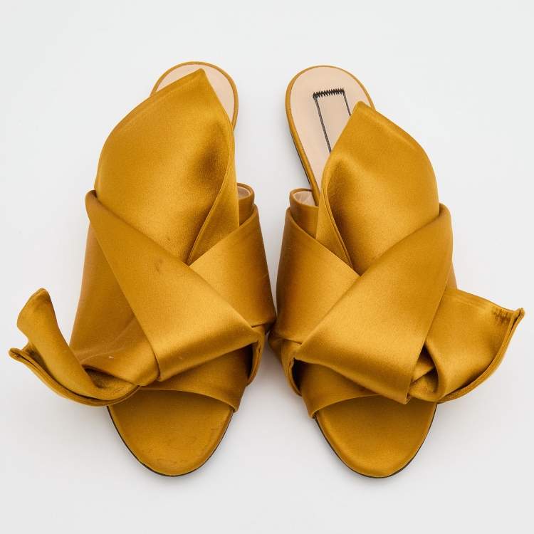 Pre Owned  Nº21 Yellow Satin Raso Knot Peep Toe Flat Slide Mules Size 40