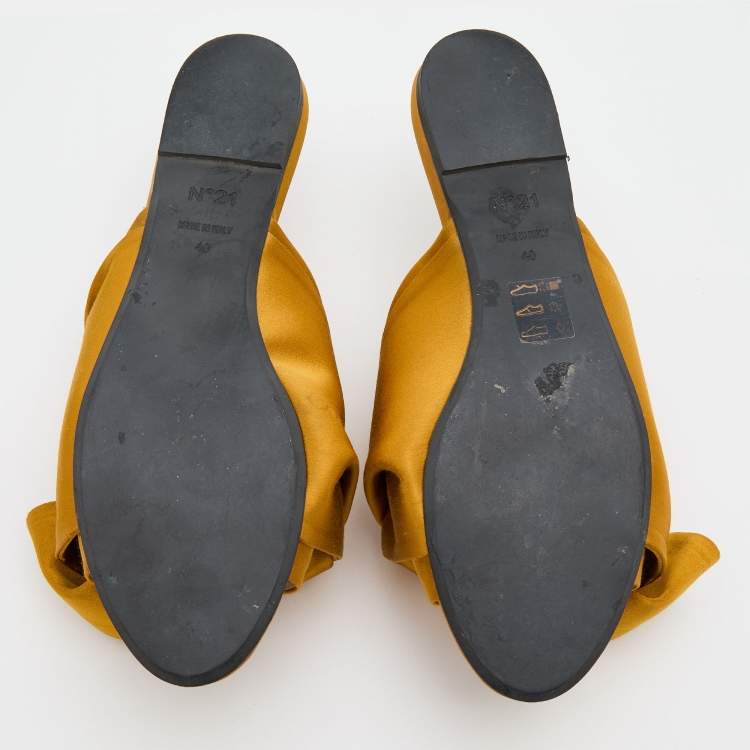 Pre Owned  Nº21 Yellow Satin Raso Knot Peep Toe Flat Slide Mules Size 40