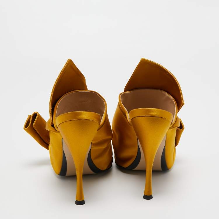 Pre Owned N21 Yellow Satin Ronny Mule Slides Size 41