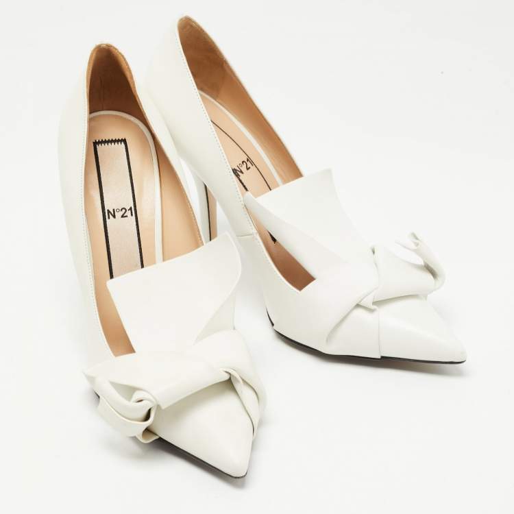 Pre Owned N21White Leather Abstract Bow Pointed Toe Pumps Size 40