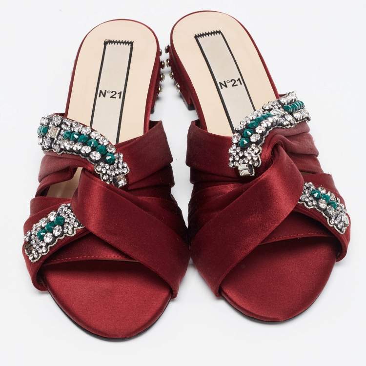 Pre Owned N21 Burgundy Satin Embellsihed Knotted Flat Slides Size 39