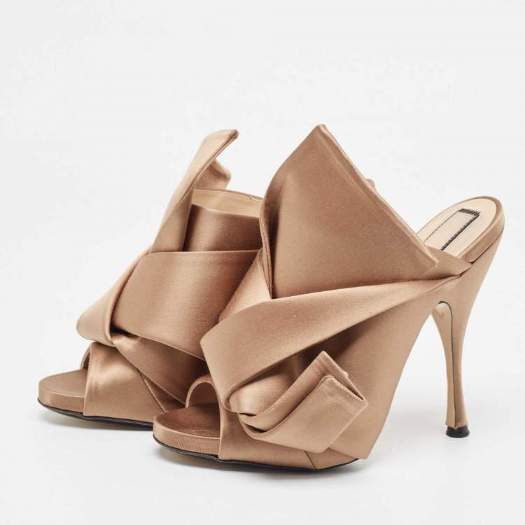 Pre Owned Nº21 Beige Gold Satin Raso Knot Peep Toe Mules Size 38.5