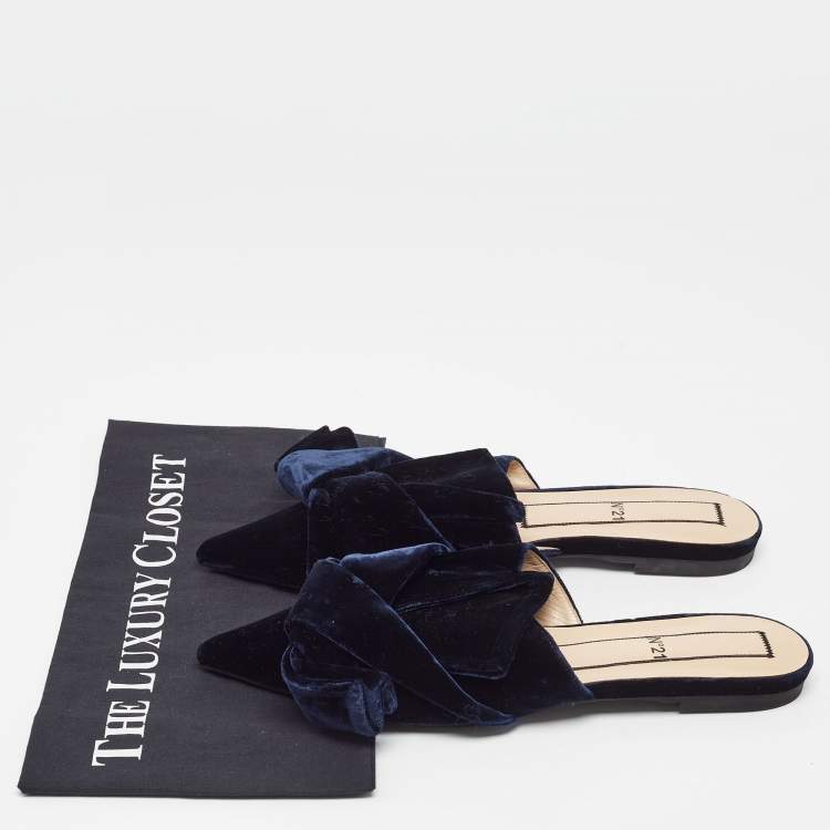 مملوكة مسبقًا N21 Navy Blue Velvet Knotted Flat Mules Size 39