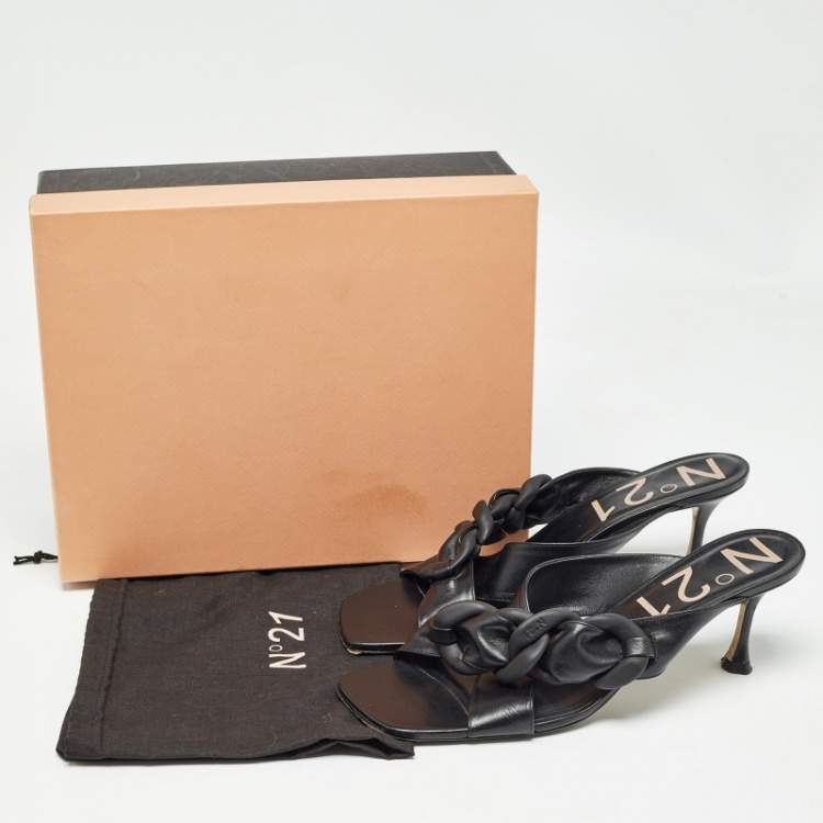 Pre Owned N°21 Black Leather Chain Detail Slide Sandals Size 41