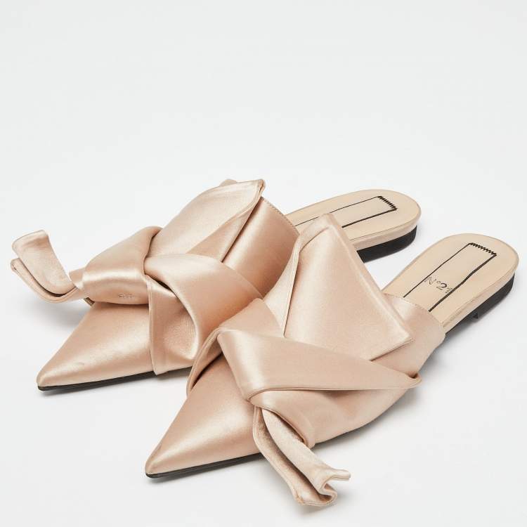 Pre Owned Nº21 Beige Knotted Satin Pointed Toe Flat Mules Size 40