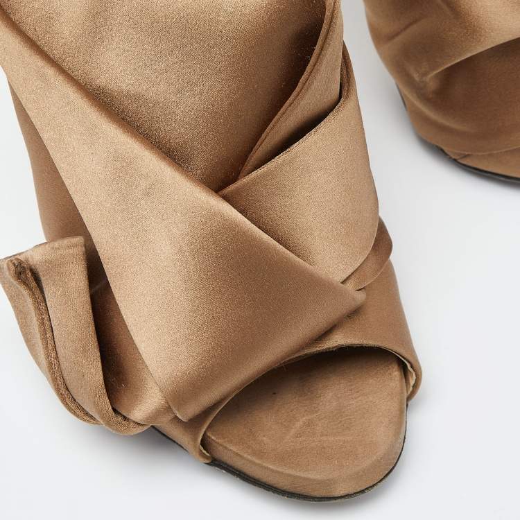 Pre Owned  N°21 Beige Satin Raso Knot Mule Sandals Size 37