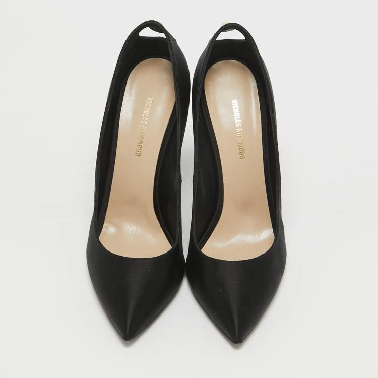 مملوكة مسبقًا Nicholas Kirkwood Black Satin Faux Pearl Detail Pumps Size 40