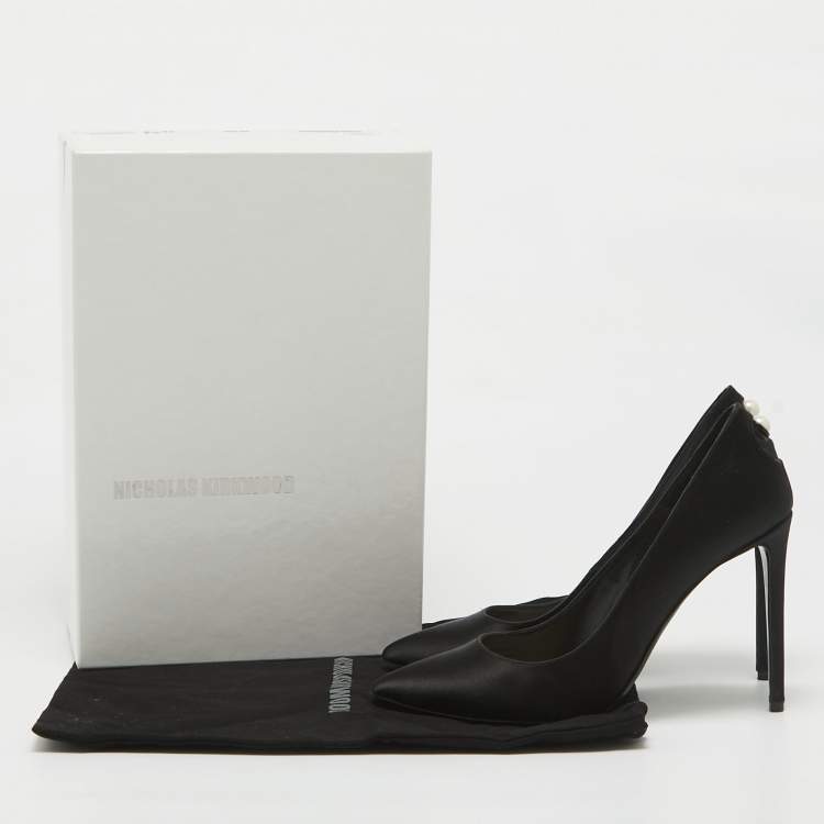 مملوكة مسبقًا Nicholas Kirkwood Black Satin Faux Pearl Detail Pumps Size 40