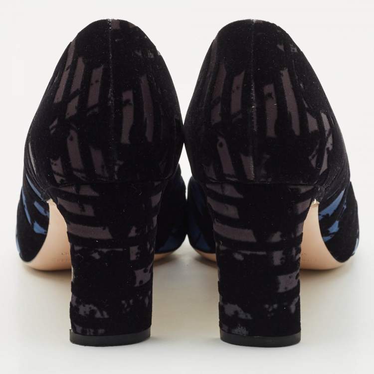 Pre Owned Nicholas Kirkwood Black/Blue Velvet Pearl Embellished Pumps Size 38.5