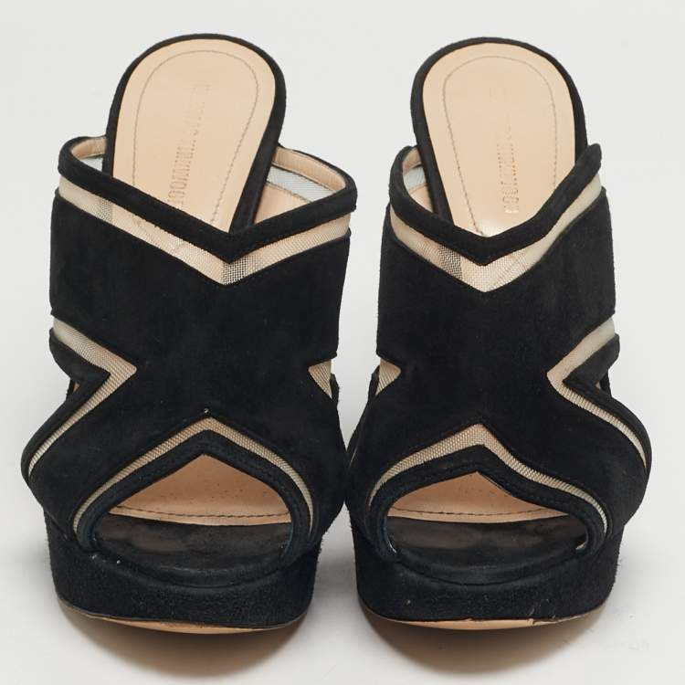 مملوكة مسبقًا Nicholas Kirkwood Size 37.5 Black Lace and Suede Pearl Embellished Platform Slide Sandals