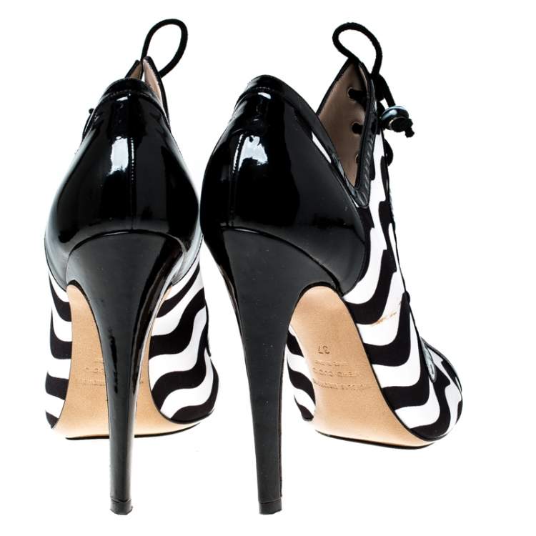 Pre Owned Nicholas Kirkwood Monochrome Satin And Patent Leather Cut Out Strappy Sandals Size 37