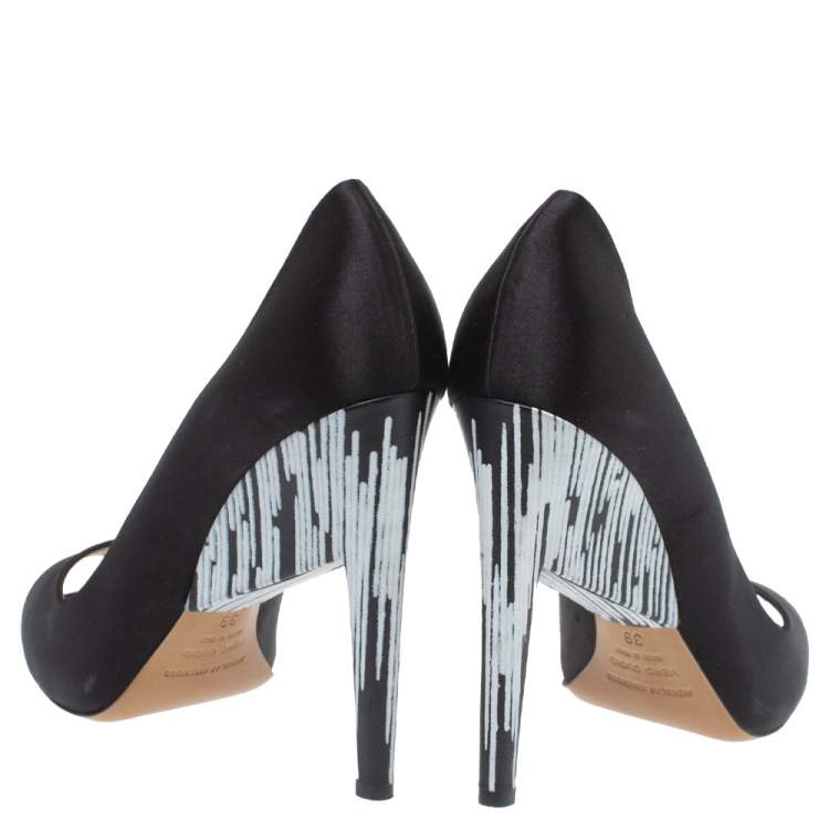 Pre Owned Nicholas Kirkwood Black/White Satin Peep Toe Pumps Size 39