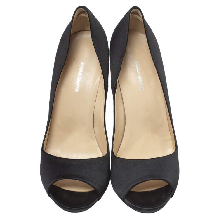 Pre Owned Nicholas Kirkwood Black/White Satin Peep Toe Pumps Size 39