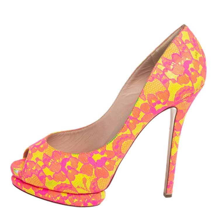 Pre Owned Nicholas Kirkwood Neon Pink And Yellow Lace Peep Toe Pumps Size 38.5