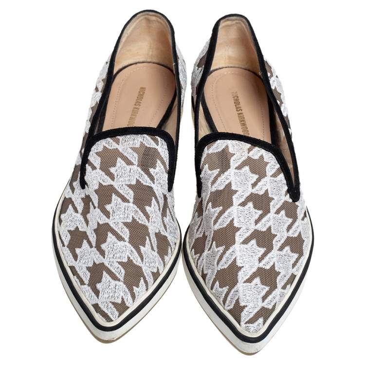 Pre Owned Nicholas Kirkwood White/Black Fabric and Mesh Pointed Toe Slip On Sneakers Size 40