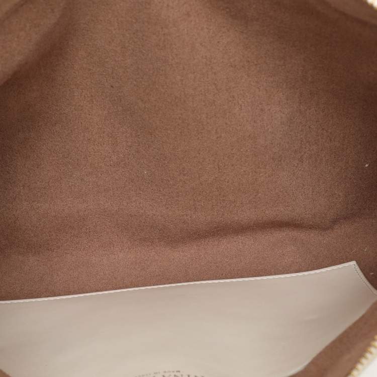 Pre Owned Nina Ricci Cream Leather Clutch