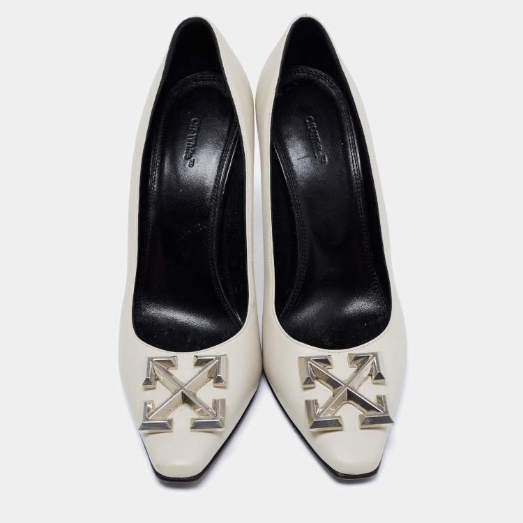 Pre Owned Off-White Light Grey Leather Arrow Embellished Pumps Size 40