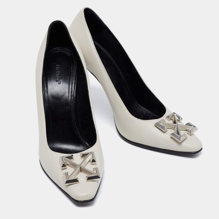 Pre Owned Off-White Light Grey Leather Arrow Embellished Pumps Size 40