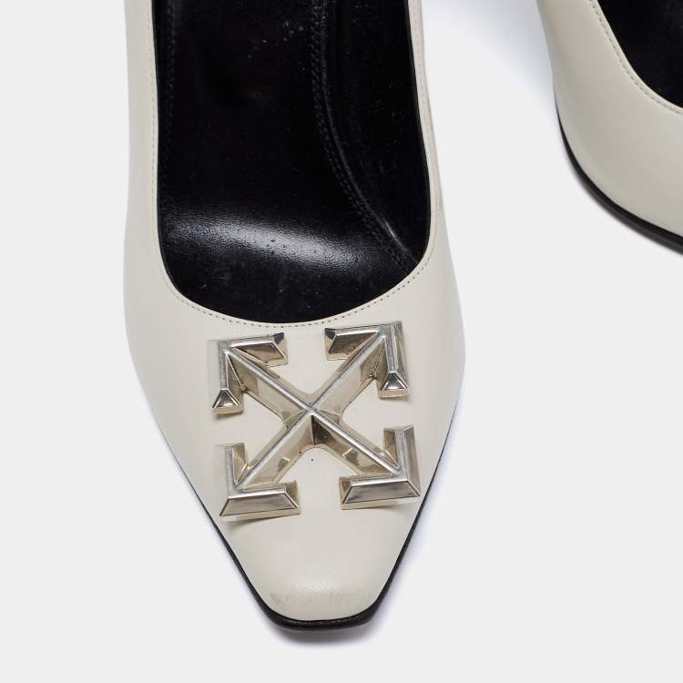Pre Owned Off-White Light Grey Leather Arrow Embellished Pumps Size 40