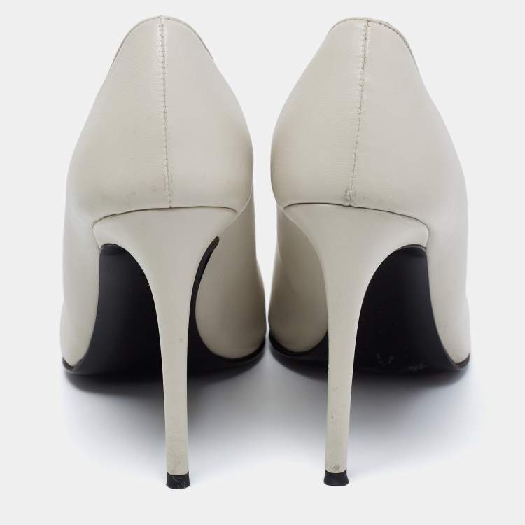 Pre Owned Off-White Light Grey Leather Arrow Embellished Pumps Size 40