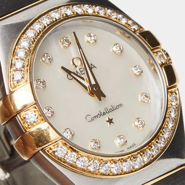 Pre Owned Omega Mother Of Pearl 18K Yellow Gold Stainless Steel Diamond Constellation 123.20.27.60.55.004 Women's Wristwatch 27 mm