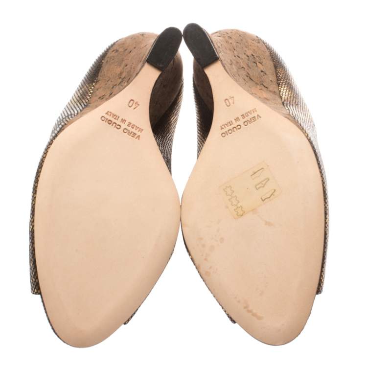 Pre Owned Oscar de la Renta Metallic Bronze Leather Romana Cork Wedge Peep Toe Pumps Size 40