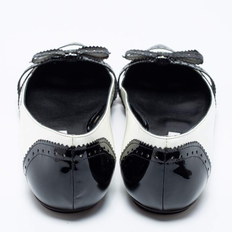 Pre Owned Oscar de la Renta Black/White Brogue Patent and Leather Hennit Ballet Flats Size 39