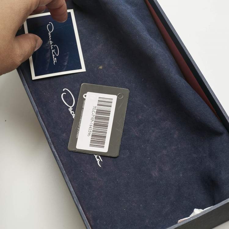 Pre Owned Oscar de la Renta Crystals Silver Tone Necklace