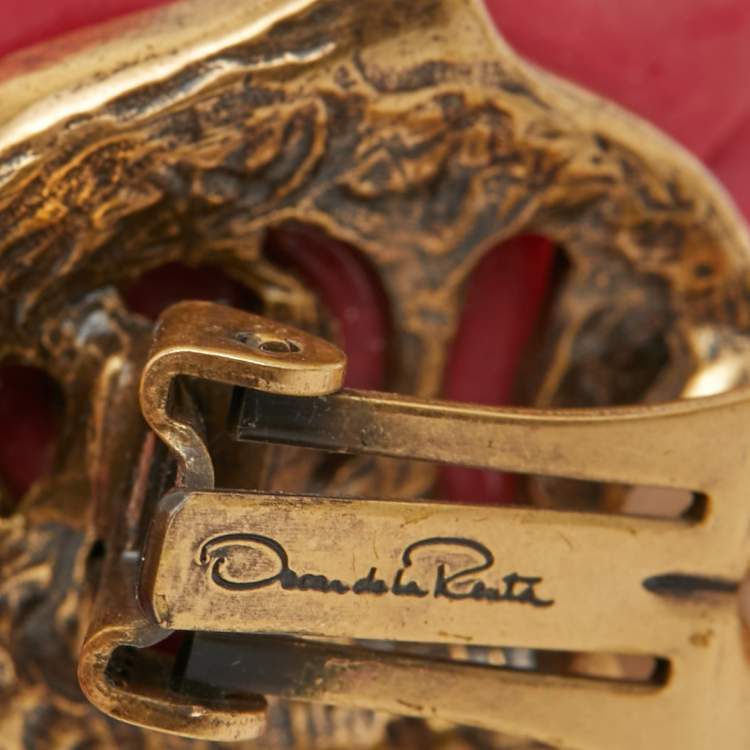 Pre Owned Oscar de la Renta Flower Resin Gold Tone Earrings