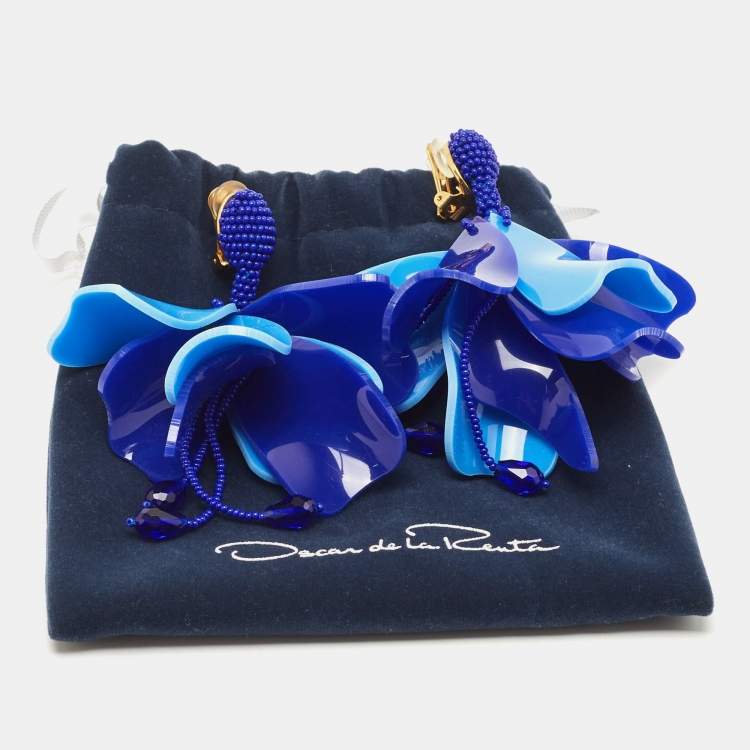 Pre Owned Oscar de la Renta Blue Plastic Bead Gold Tone Earrings