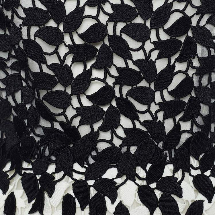 Pre Owned Oscar de la Renta Monochrome Guipure Lace Sleeveless Peplum Top S