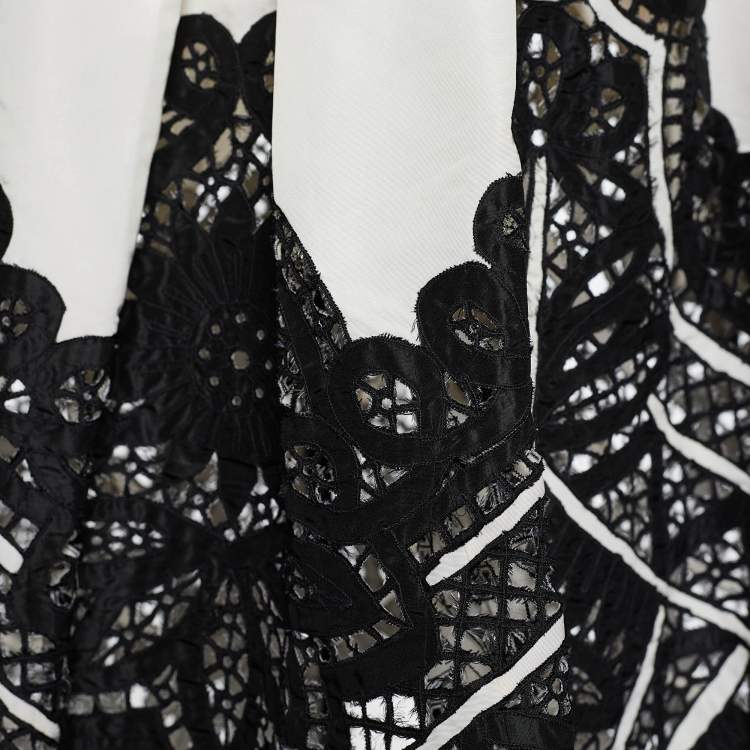 Pre Owned Oscar de la Renta Monochrome Silk Lace Applique Pleated Skirt M