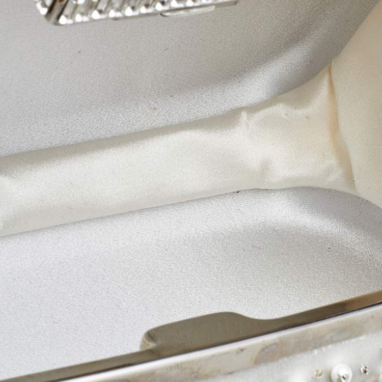 Pre Owned Oscar de la Renta White Satin Embellished Crown Goa Clutch
