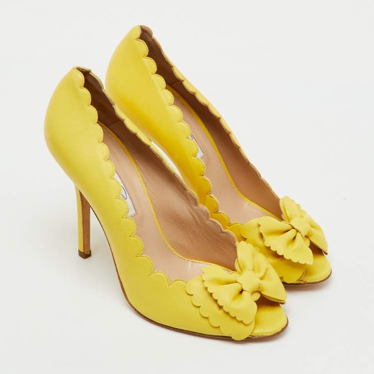 Pre Owned Oscar de la Renta Yellow Leather Scalloped Bow Detail Peep Toe Pumps Size 40.5