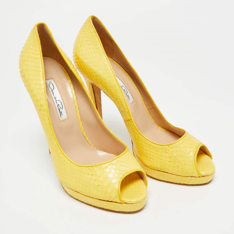 Pre Owned Oscar de la Renta Size 38 Yellow Python Leather Peep Toe Pumps
