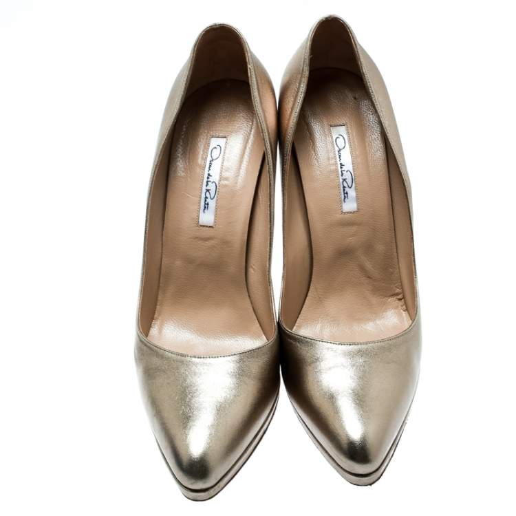 Pre Owned Oscar De La Renta Metallic Gold Leather Pointed Toe Pumps Size 40