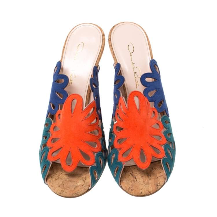 مملوكة مسبقًا Oscar de la Renta Tricolor Suede Floral Cut Out Sandals Size 37.5