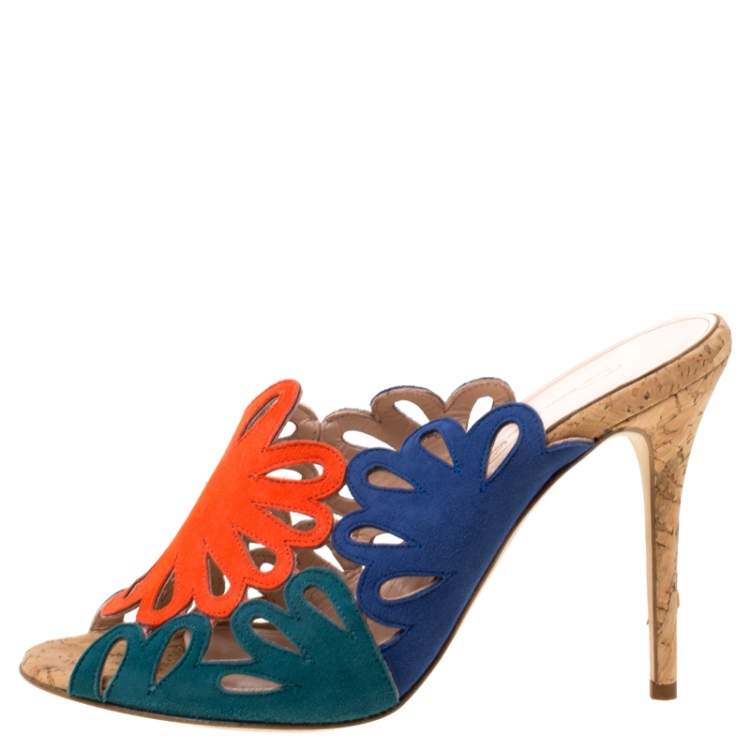 مملوكة مسبقًا Oscar de la Renta Tricolor Suede Floral Cut Out Sandals Size 37.5