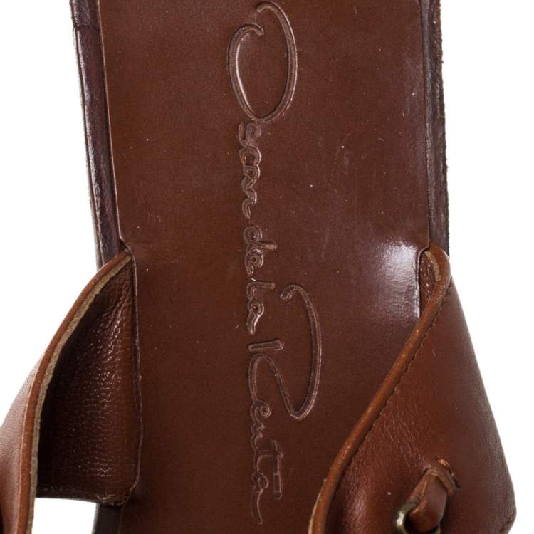 Pre Owned Oscar de la Renta Brown Leather Charm Embellished Kitten Heel Sandals Size 37.5